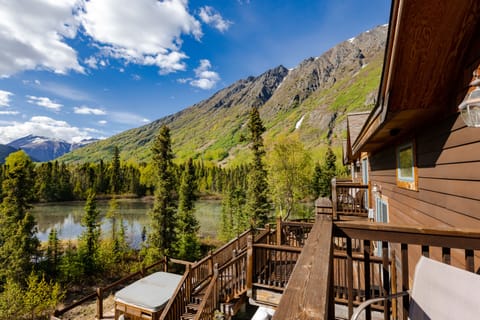 Room, 1 Queen Bed | 1 bedroom, premium bedding, individually decorated