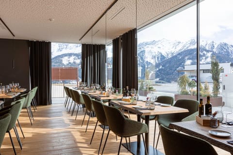 Apartment | Dining
