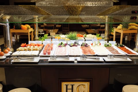 Daily buffet breakfast for a fee