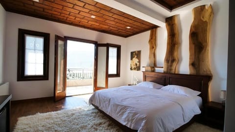 Soundproofing, WiFi (free)