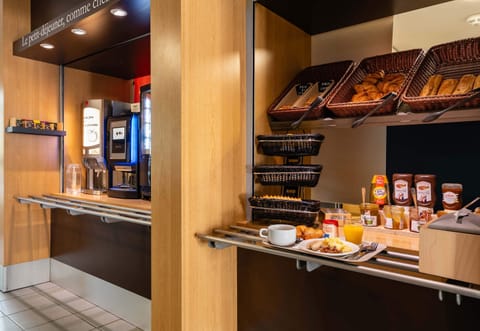 Daily buffet breakfast for a fee