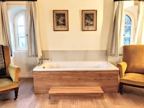 House, 2 Bedrooms (Tour de Garde)