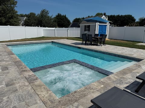 New heated saltwater pool and hot tub (2025)