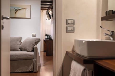 Deluxe Room | Premium bedding, minibar, in-room safe, individually furnished