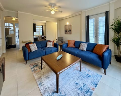 Val Verde 102 - Living Room (1)