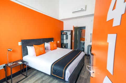 Standard Double Room, 1 King Bed | Iron/ironing board, free WiFi, bed sheets