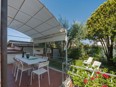 Furniture, Chair, Table, Shade, Outdoor Furniture, Outdoor Table, Kitchen & Dining Room Table, Garden, Awning, Outdoor Structure