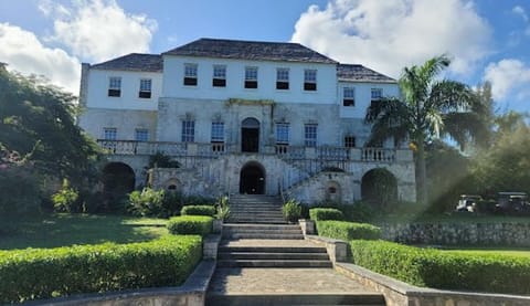 Studio | Exterior