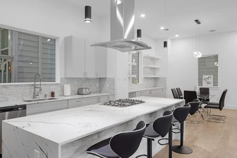 House | 3 bedrooms, high-speed internet