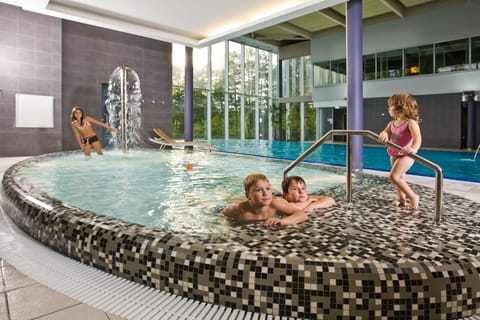 4 indoor pools