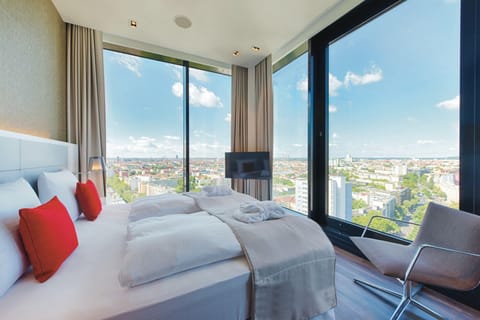 Presidential Suite (Berlin- Rooftop View) | Down comforters, in-room safe, desk, laptop workspace
