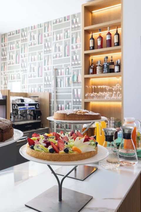 Daily buffet breakfast for a fee