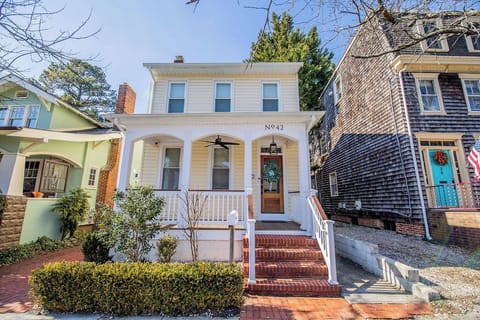 Thoughtfully renovated and decorated 3-bedroom, 2.5-bath two blocks from historic West Street. Private driveway with space for up to 3 vehicles.