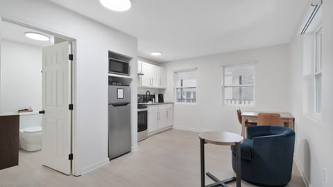 Studio Suite | Premium bedding, desk, laptop workspace, free WiFi