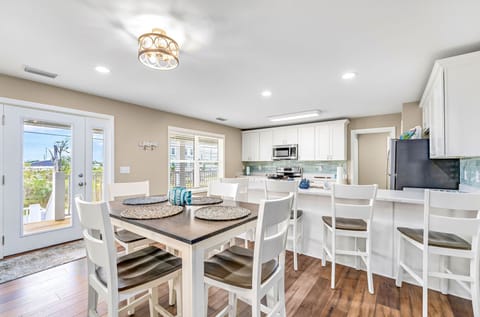 Fully stocked kitchen