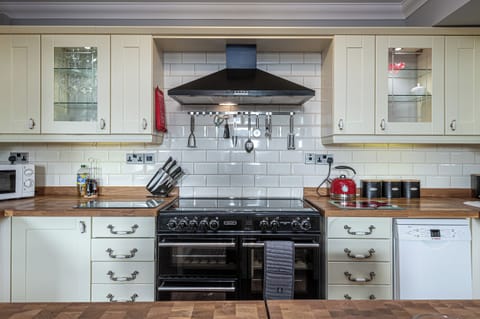 320d07a3-107e-47ee-a8ea-a24969f304b5