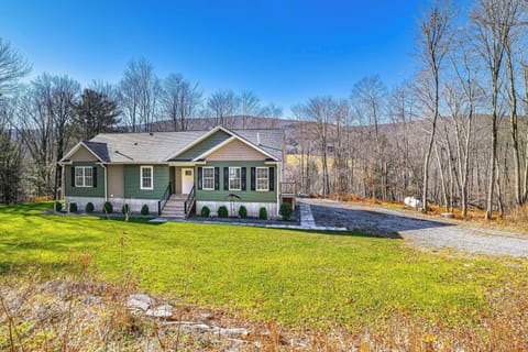 Arkville Vacation Rental | 3BR | 3BA | 7 Steps to Enter | 3,000 Sq Ft