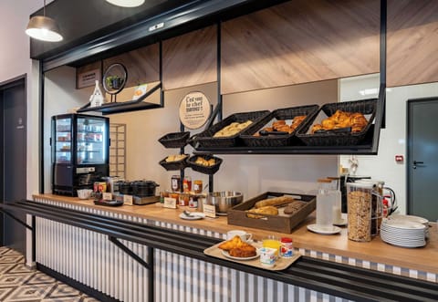 Daily buffet breakfast for a fee