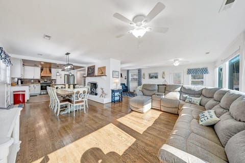 Large spacious seating area for everyone.