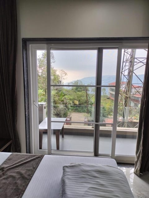 Luxury Room, Balcony | Balcony