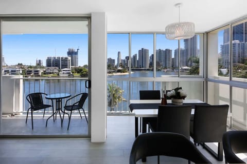 Balcony/Dining Area