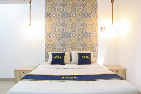 Deluxe Double Room | Desk, free WiFi, bed sheets