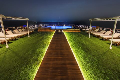 Sundeck
