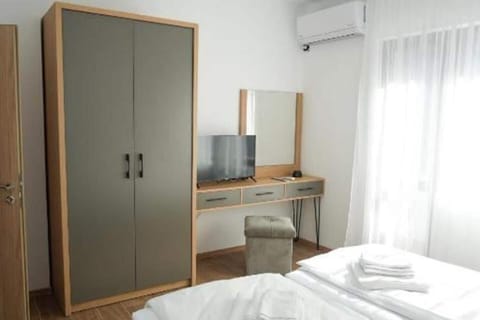 Apartment | 2 bedrooms, iron/ironing board, free WiFi, bed sheets