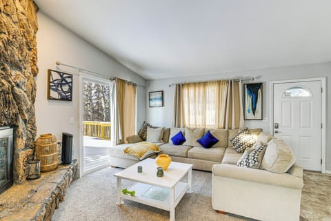 Anchorage Vacation Rental | 2BR | 1.5BA | 1,500 Sq Ft | Stairs Required