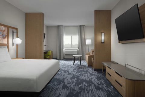 Suite, 1 King Bed with Sofa bed | Hypo-allergenic bedding, desk, laptop workspace, blackout drapes