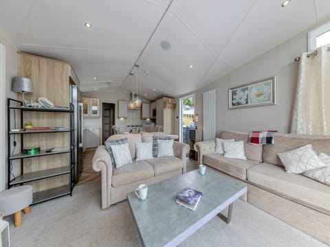 Open plan living space | Highgrove Lodge, Pendine, near Laugharne and Llansteffan