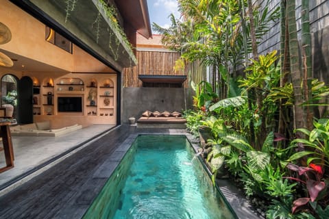 Outdoor pool, free cabanas