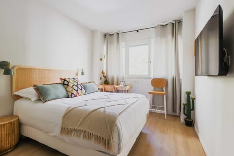Apartment | 1 bedroom, laptop workspace, iron/ironing board, bed sheets