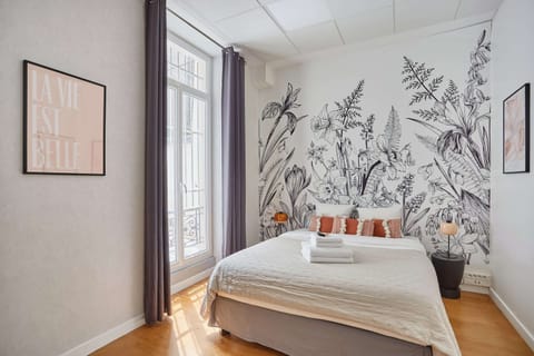 Apartment | Laptop workspace, iron/ironing board, bed sheets