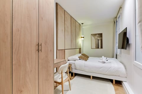 Apartment | Iron/ironing board, bed sheets