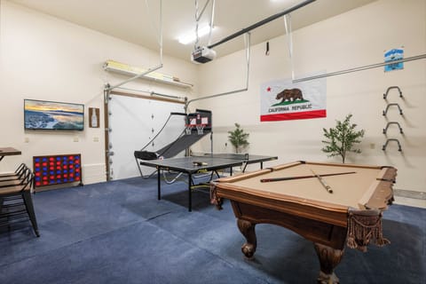 Gameroom with pool table,ping pong, basketball and more - Gameroom
with pool table,ping pong, basketball and more