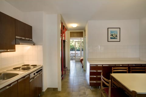 Apartment for 4+2 | Private kitchen | Fridge, microwave, stovetop, cookware/dishes/utensils