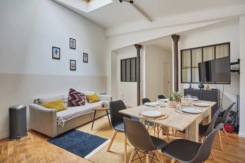 Apartment | Dining