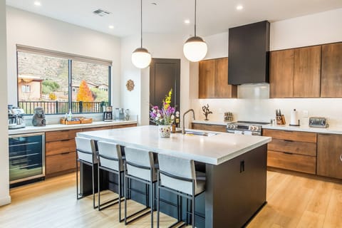 Fully equipped eat in kitchen