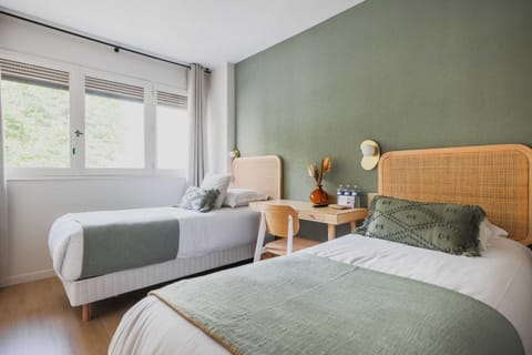 Apartment | 1 bedroom, laptop workspace, iron/ironing board, bed sheets