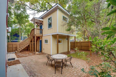 Atlanta Vacation Rental | 1BR | 1BA | 335 Sq Ft | Stairs Required