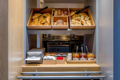 Daily buffet breakfast for a fee