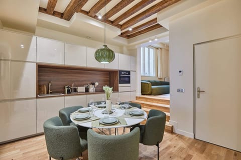 Apartment | Dining