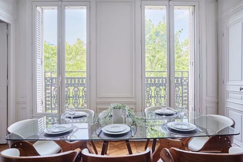 Apartment | Dining