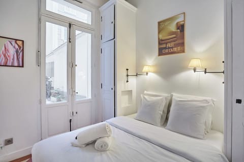Apartment | Iron/ironing board, bed sheets