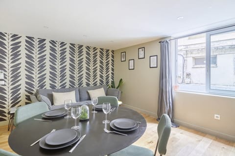Apartment | Dining