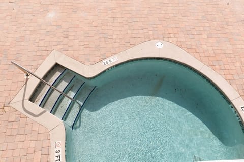 Smokey’s Sunset - Beachfront 3BR - Direct Gulf Views - Sleeps 9 - Surfside 1 Apartment in Mexico Beach