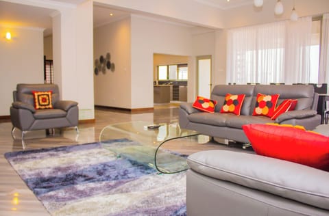 Comfort Apartment, Balcony, City View | Living area