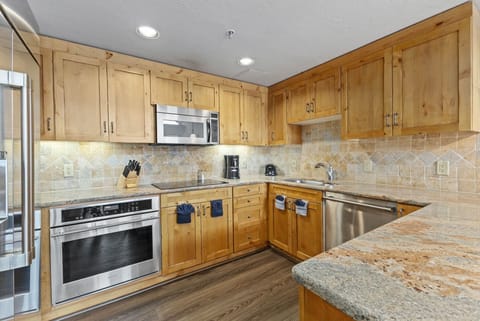 Indoors, Kitchen, Microwave, Oven, Cooktop