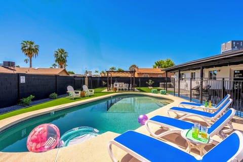 Backyard Oasis with Hot Tub, Pool, giant chess and ping pong